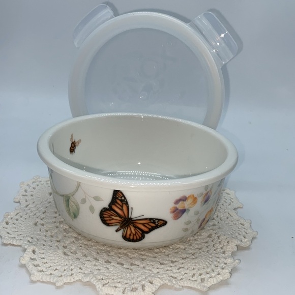 Lenox American by Design Butterfly Meadow Dish & Locking Lid - Picture 3 of 4